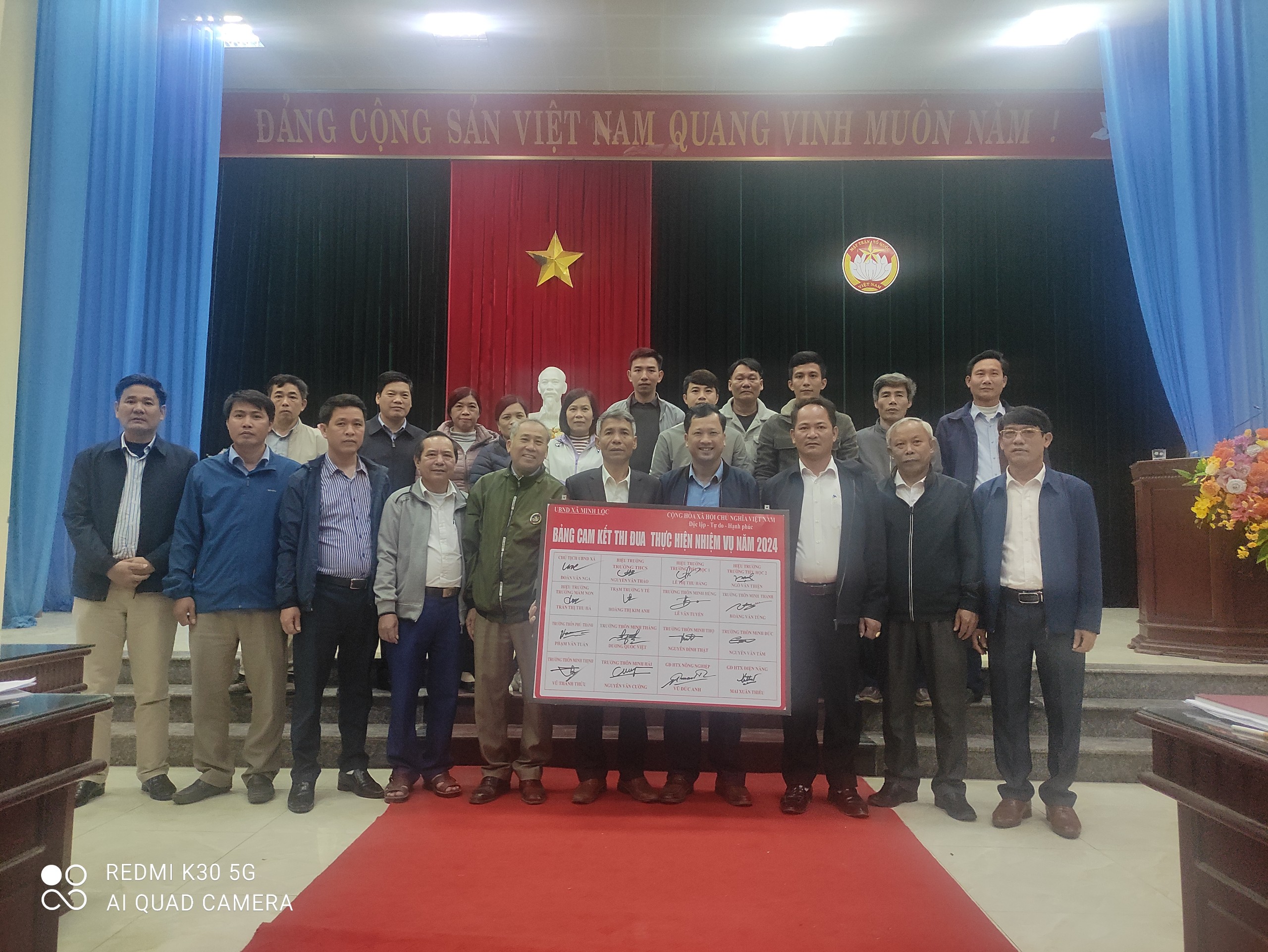 Uỷ ban nhân dân xã Minh lộc tổ chức hội nghị triển khai công tác xây dựng xã Nông thôn mới nâng cao và tổ chức ký giao ước thực hiện các chỉ tiêu phát triển Kinh tế - xã hội - QPAN.